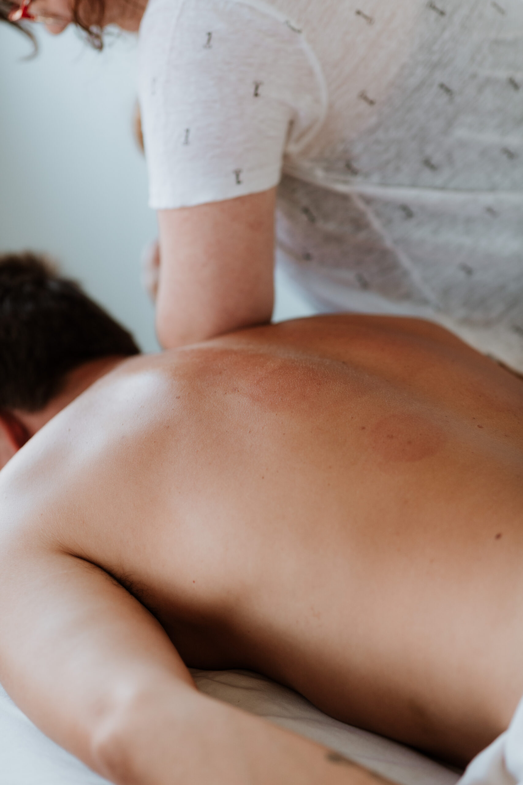 Therapeutic Massage vs. Deep Tissue Massage: What’s the Difference?